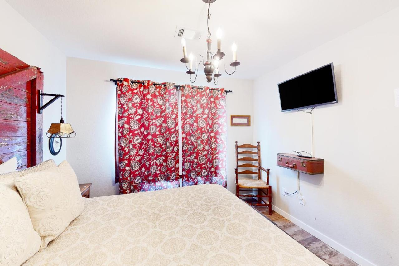 The Farmhouse At Fall Creek Branson Bagian luar foto